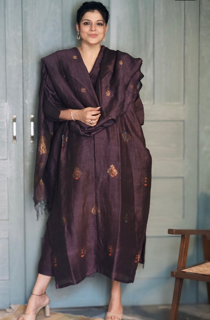 Pure Linen Zari Jamdanis