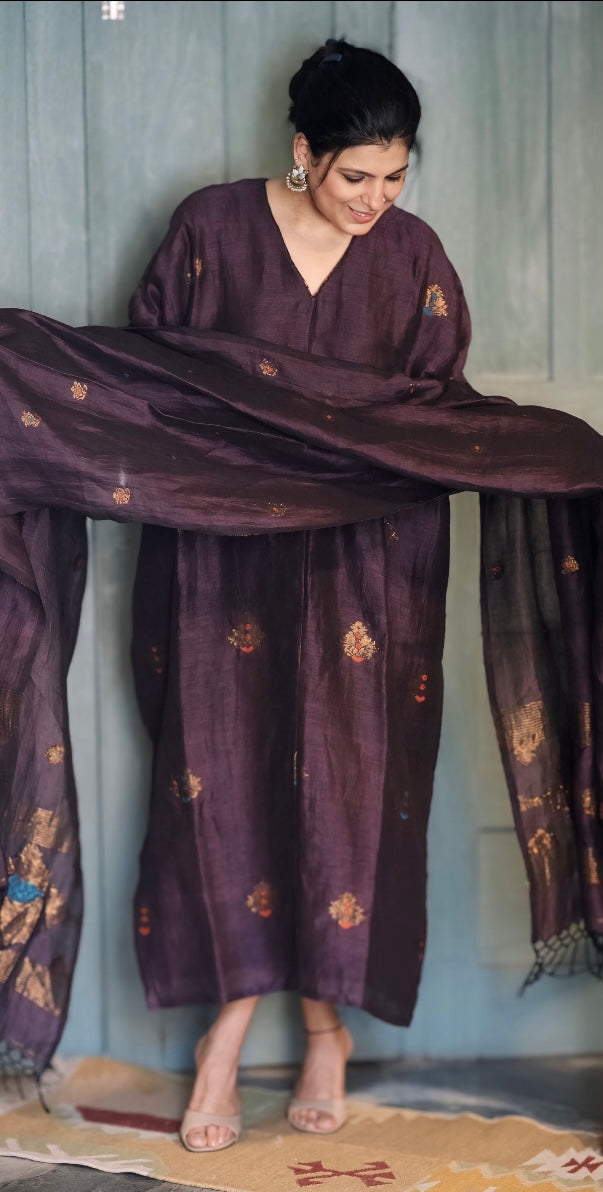 Pure Linen Zari Jamdanis