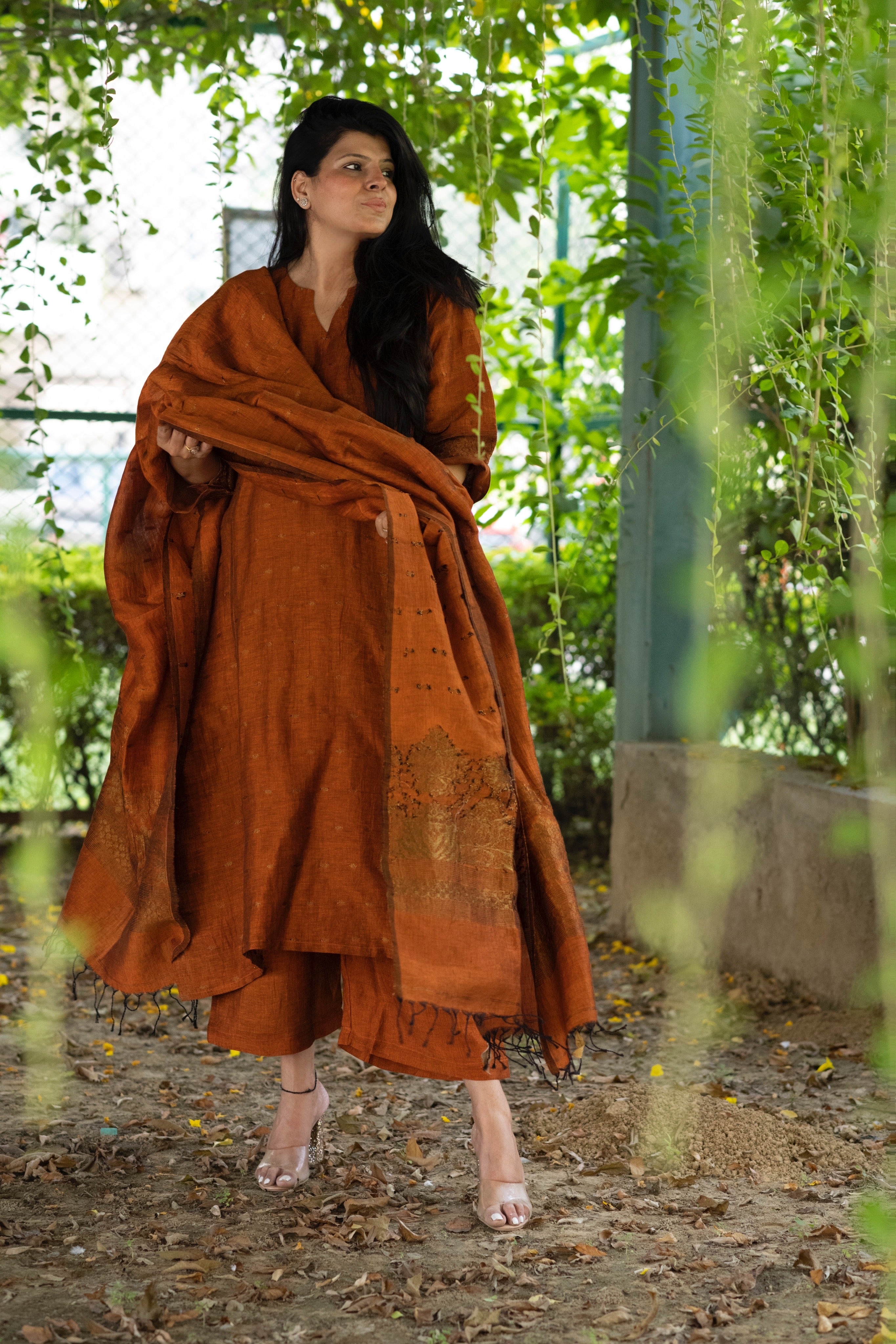 Pure Linen Zari Jamdanis